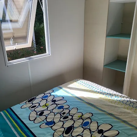 Mobil 4 Personnes Climatise Kamp alanı *
